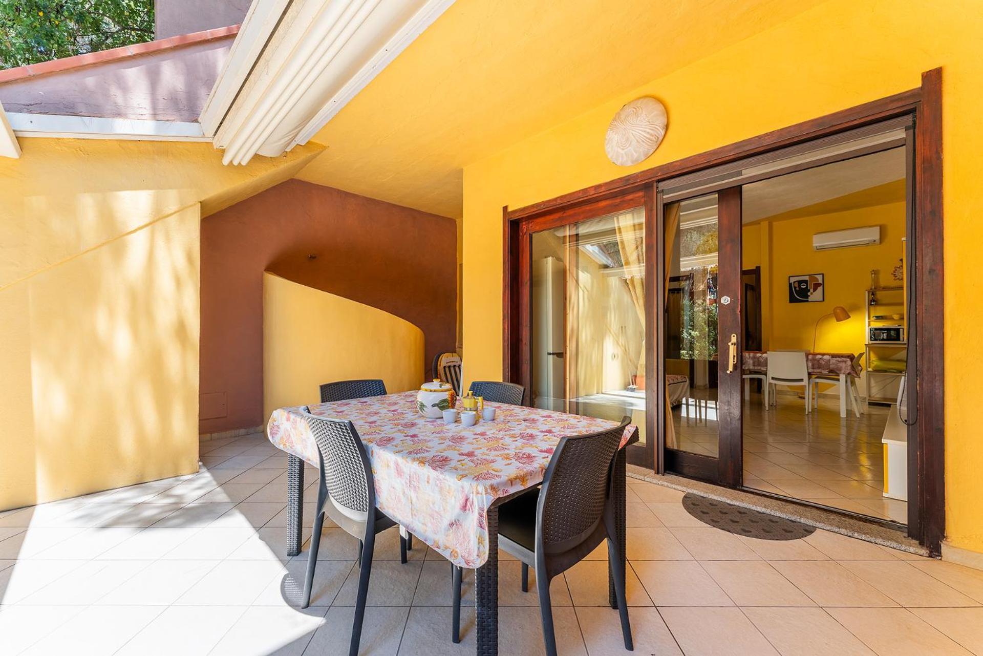 Pinus Village Apartments, 100m To