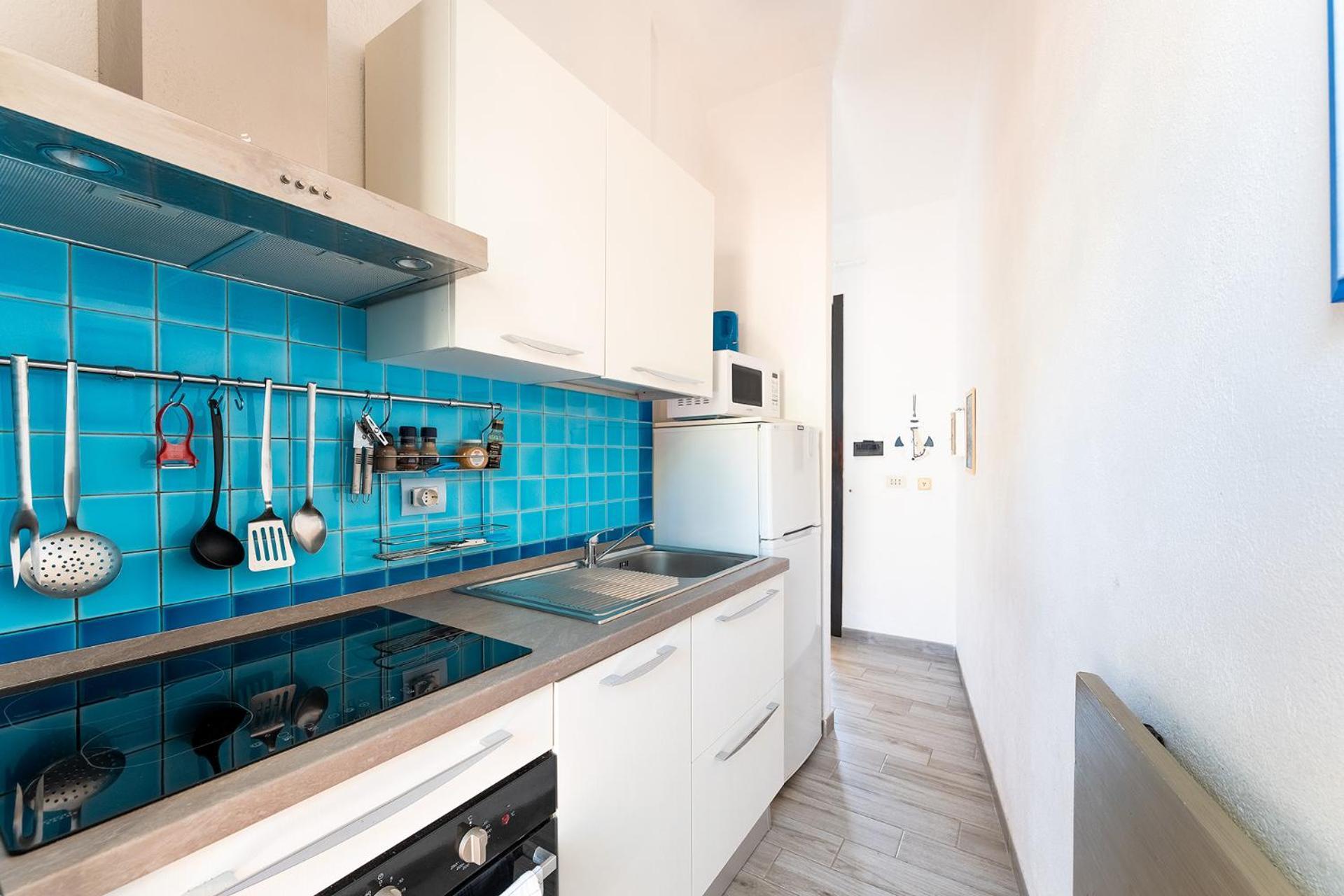 Pinus Village Apartments, 100m To *